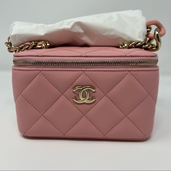 Chanel Vanity - Picture 1 of 7